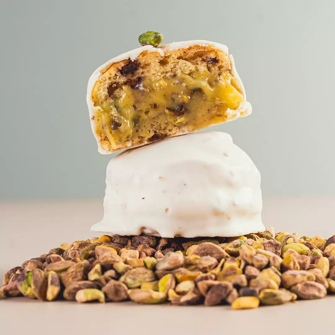Doce fit Laricas Fitness – pão de mel de chocotone proteico com pistache, sem açúcar e cheio de sabor.