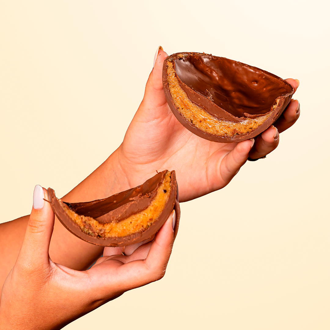 Recheio cremoso de avelã clara do Ovo de Páscoa Fit Bueníssimo